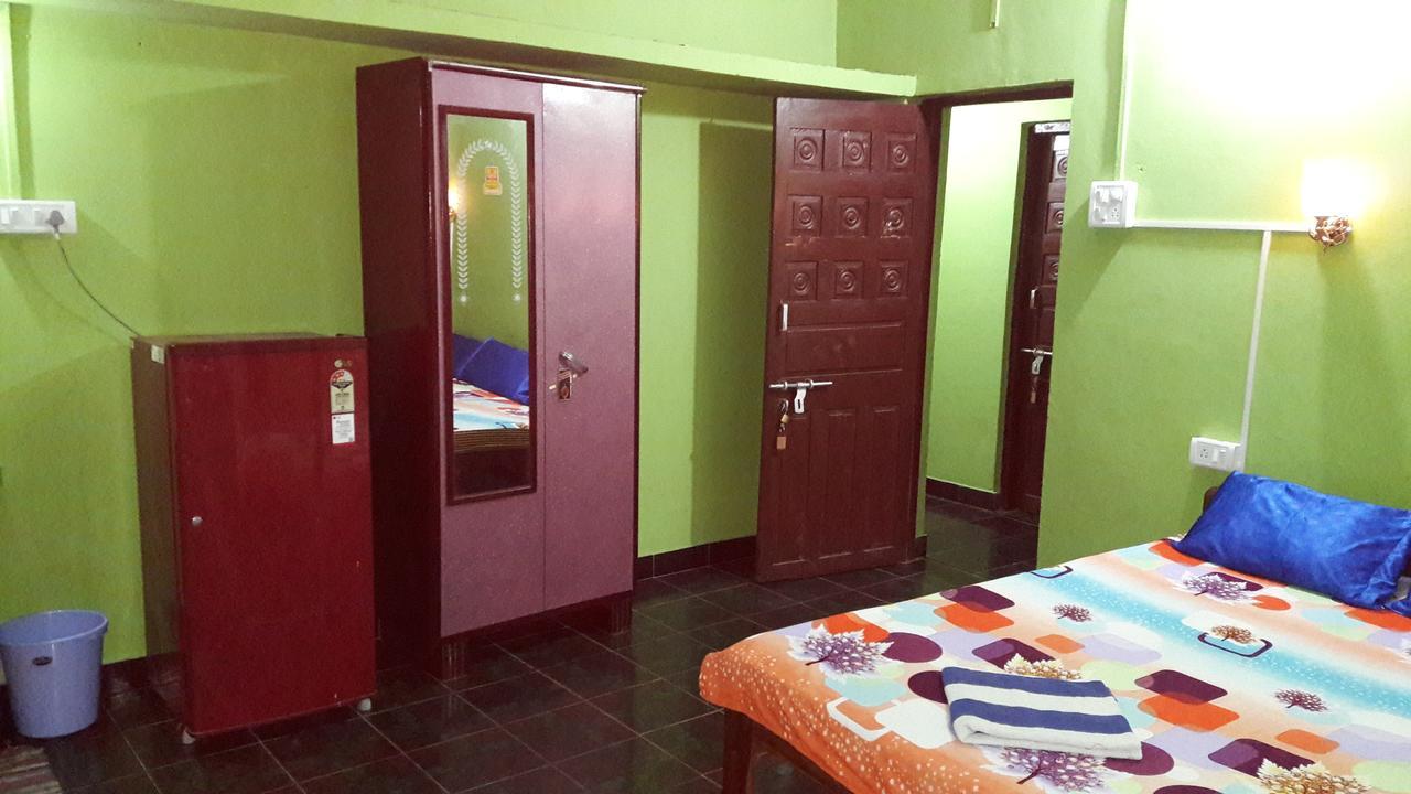 Savitri Guest House Arambol Buitenkant foto