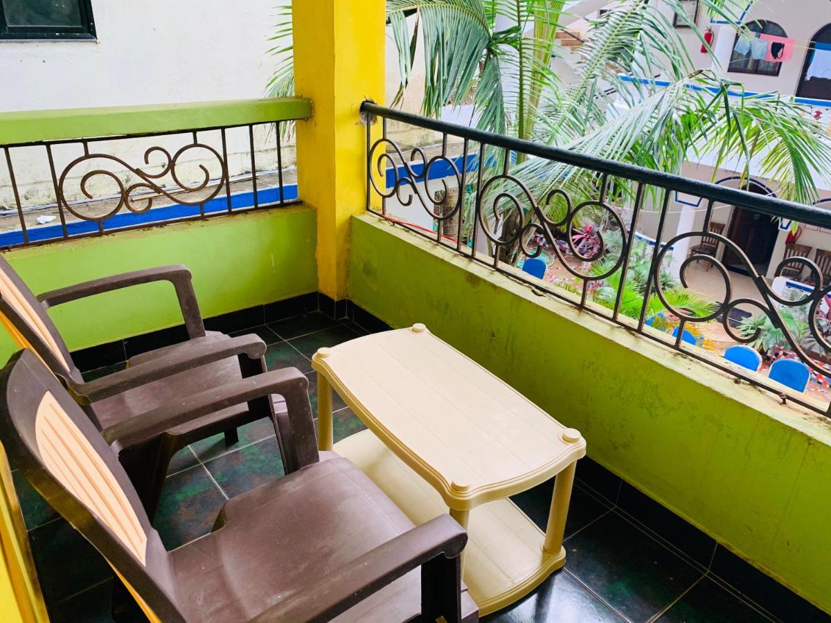 Savitri Guest House Arambol Buitenkant foto